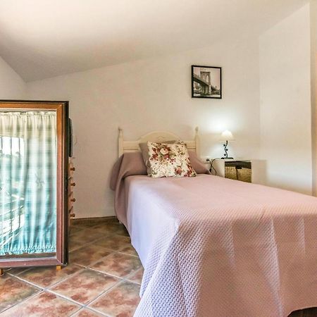 Pet Friendly Home In Hornachuelos With Kitchen Exterior foto