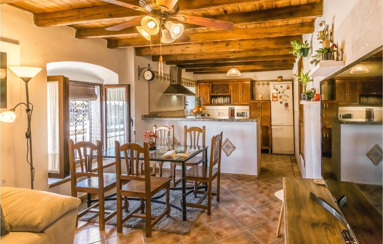 Pet Friendly Home In Hornachuelos With Kitchen Exterior foto
