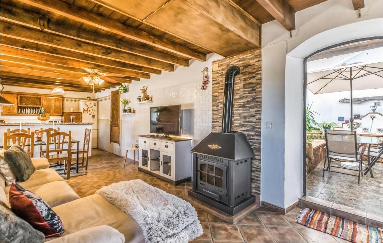 Pet Friendly Home In Hornachuelos With Kitchen Exterior foto