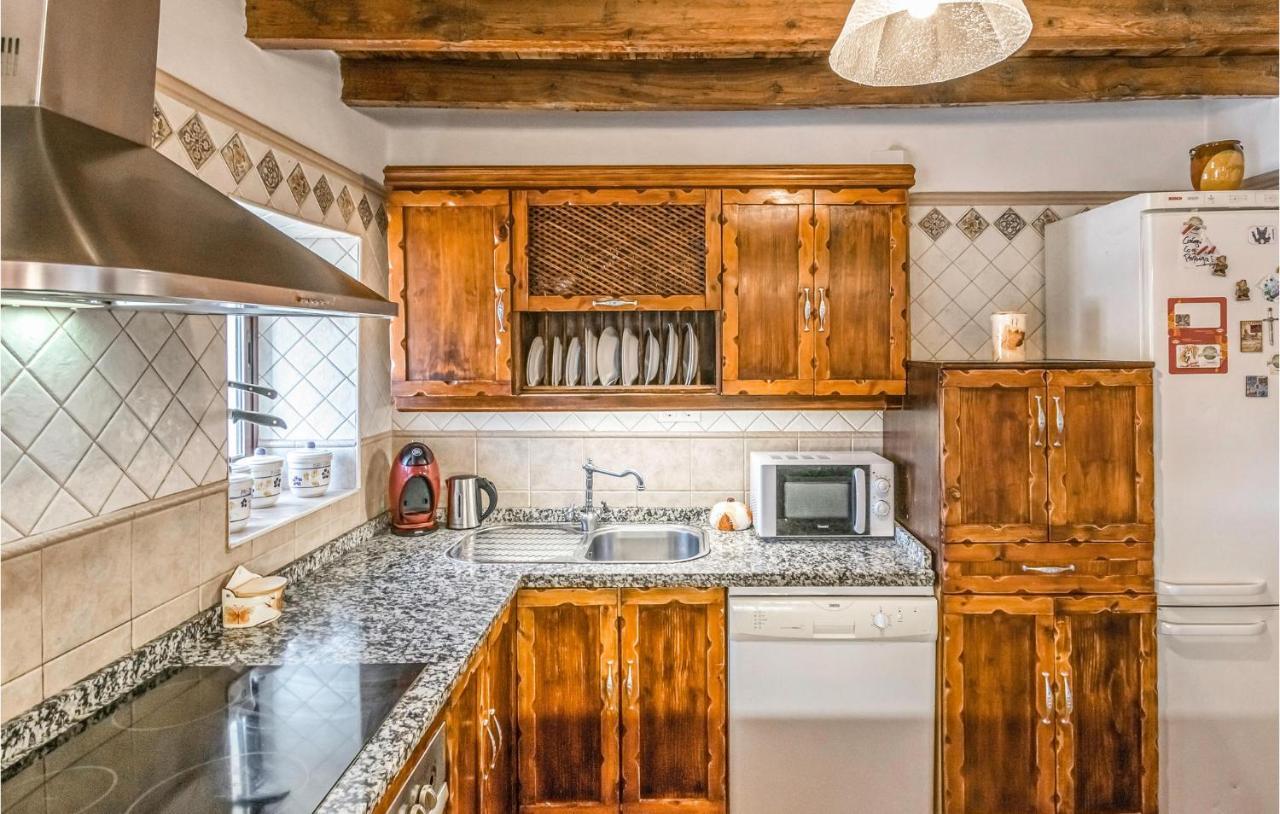 Pet Friendly Home In Hornachuelos With Kitchen Exterior foto
