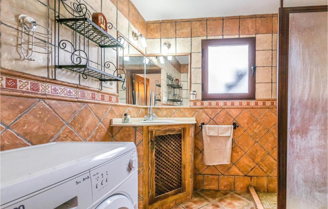 Pet Friendly Home In Hornachuelos With Kitchen Exterior foto