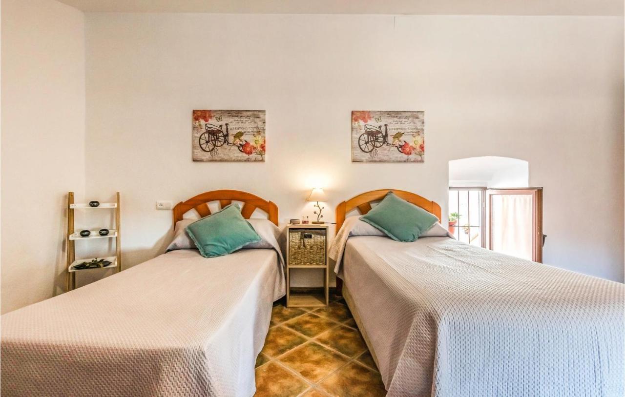Pet Friendly Home In Hornachuelos With Kitchen Exterior foto
