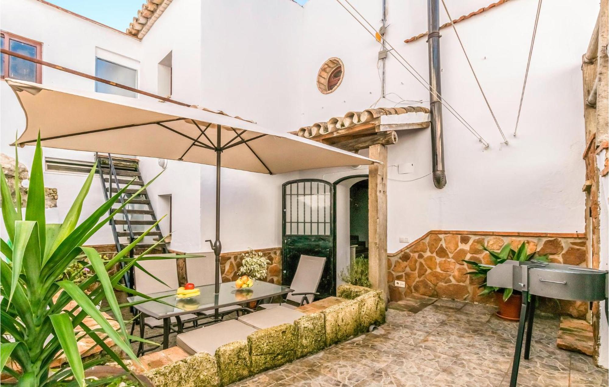 Pet Friendly Home In Hornachuelos With Kitchen Exterior foto